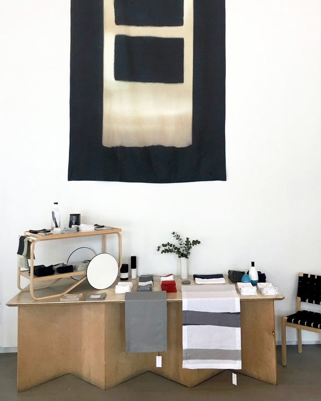 Huddleson-pop-up-table-linen-store-in-Los-Angeles-2